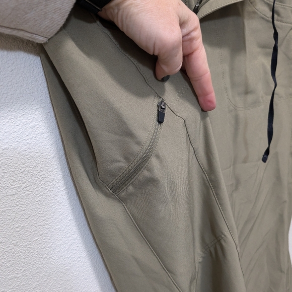 Patagonia Women's Lightweight Hiking Pants - Taupe/Brown - Size 8 - Picture 4 of 5